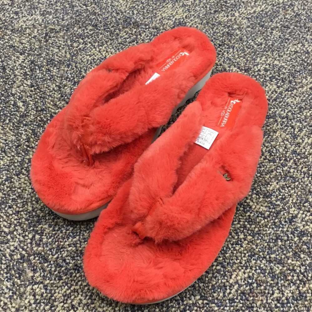 UGG FURR-EE SLIPPERS 9
